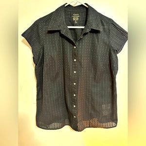 Tommy Hilfiger Women’s short sleeve black blouse, S 14. Semi sheer. Patterned